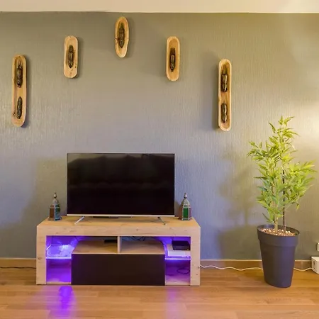 Apartment 2 Chambres, Dernier Etage, Parking Gratuit Dans Residence, Balcon & Coucher De Soleil *