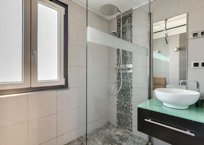 아파트 Floor - 2 Chambres, Free Wifi & Parking & Sunset By Immoconciergerie